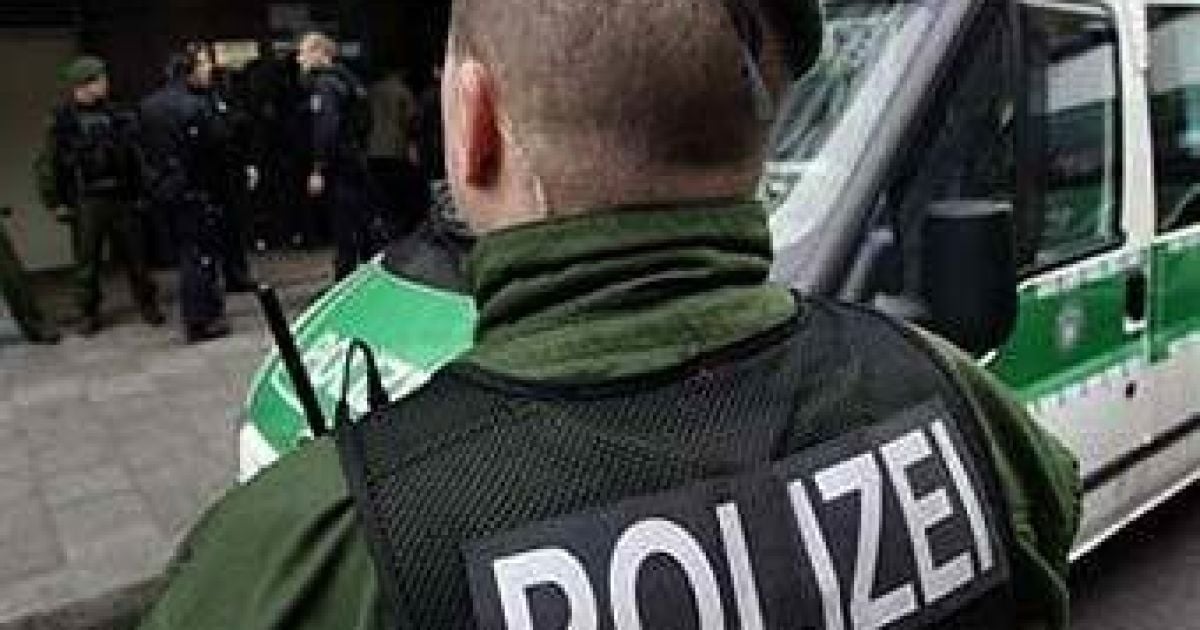 Німецькі поліцейські не хочуть ходити у шапках-вушанках