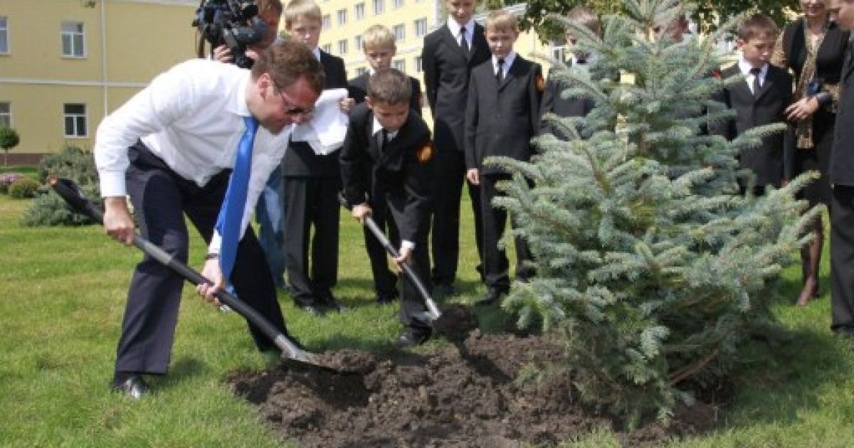 Президент Мєдвєдєв 1 вересня провів з кадетами у Ставрополі / © AFP