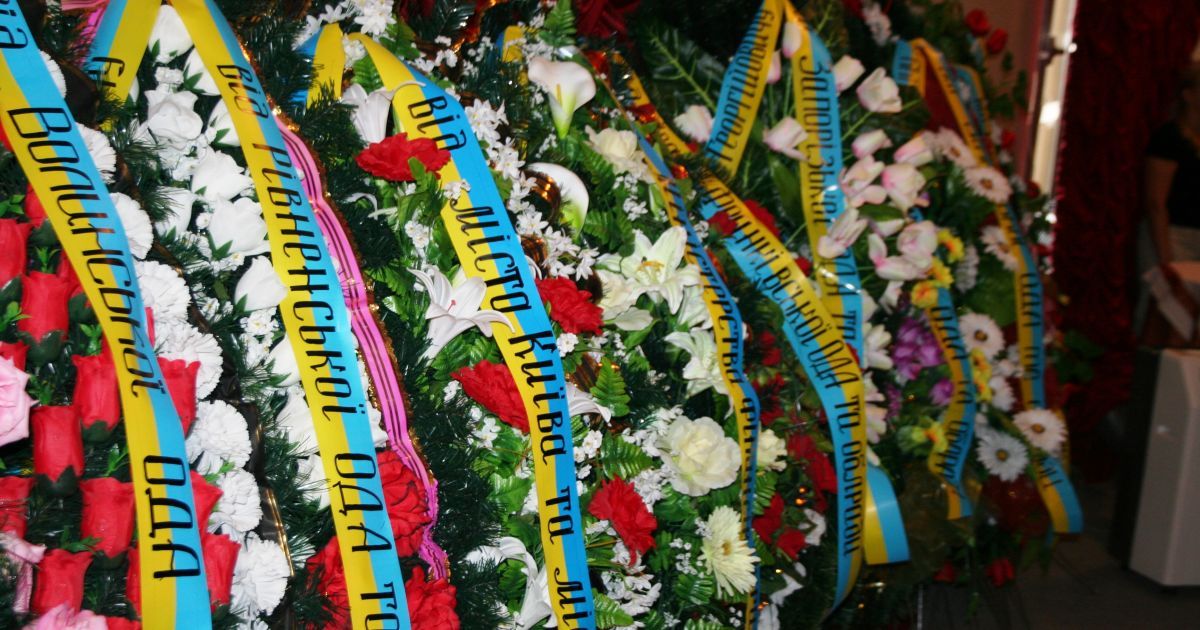 В Макіївці, в будівлі Театру юного глядача, відбулася громадянська панахида по прем&#039;єр-міністру Криму Василю Джарти / © novosti.dn.ua