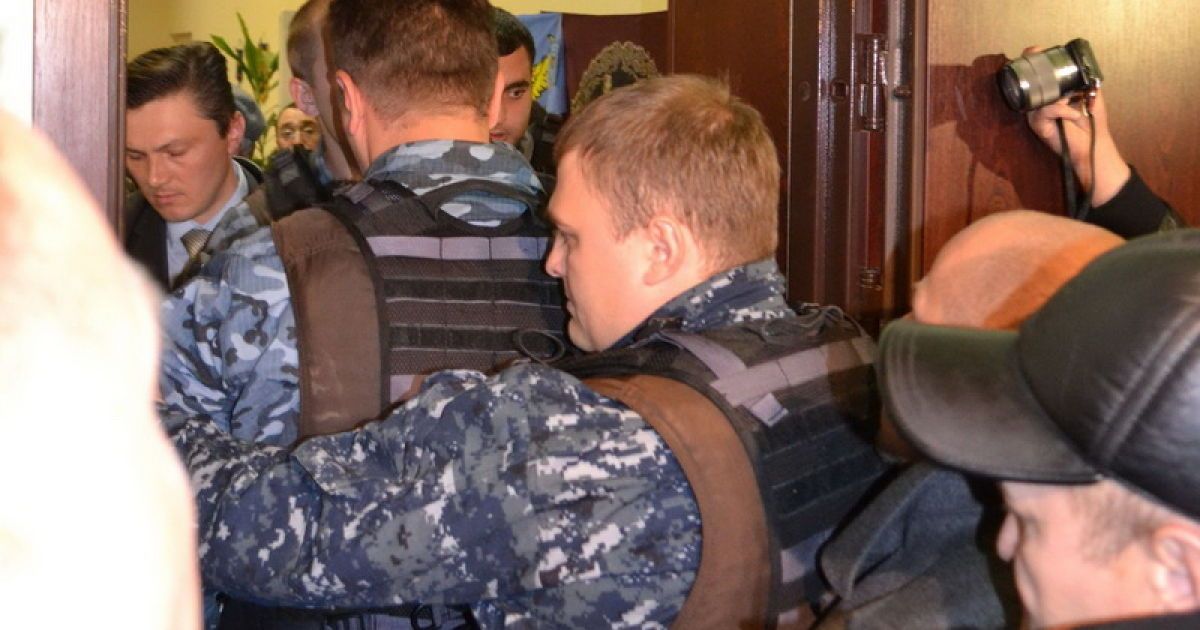 Податкова міліція штурмувала офіс ВО "Ніхто крім нас"