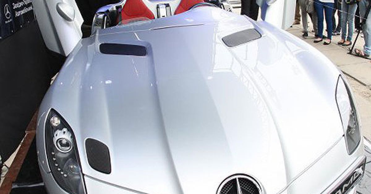 У Львові показали найдорожчий у світі автомобіль Mercedes-Benz SLR McLaren Stirling Moss / © УНІАН