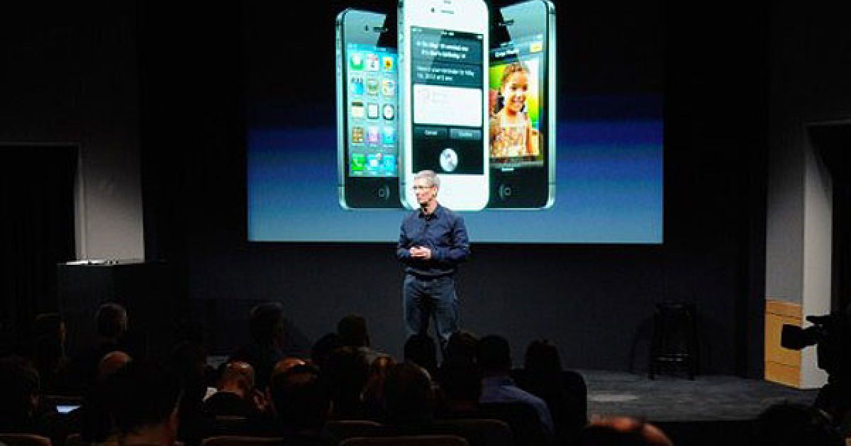 Компанія Apple на прес-конференції в Купертіно представила новий смартфон iPhone 4S / © AFP