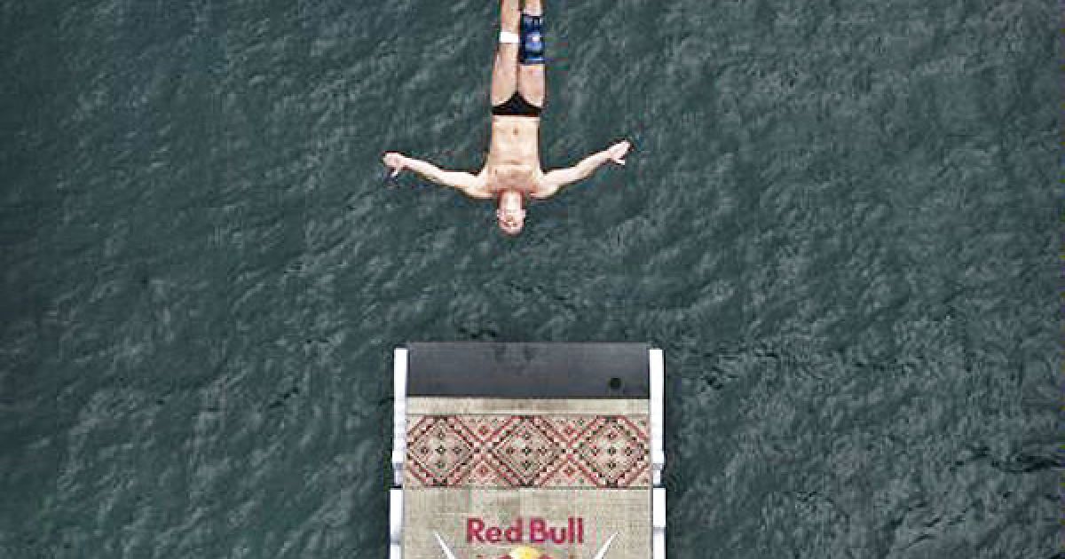 В Ялті вперше провели фінал престижної світової серії Red Bull Cliff Diving 2011. / © RedBullContentpool