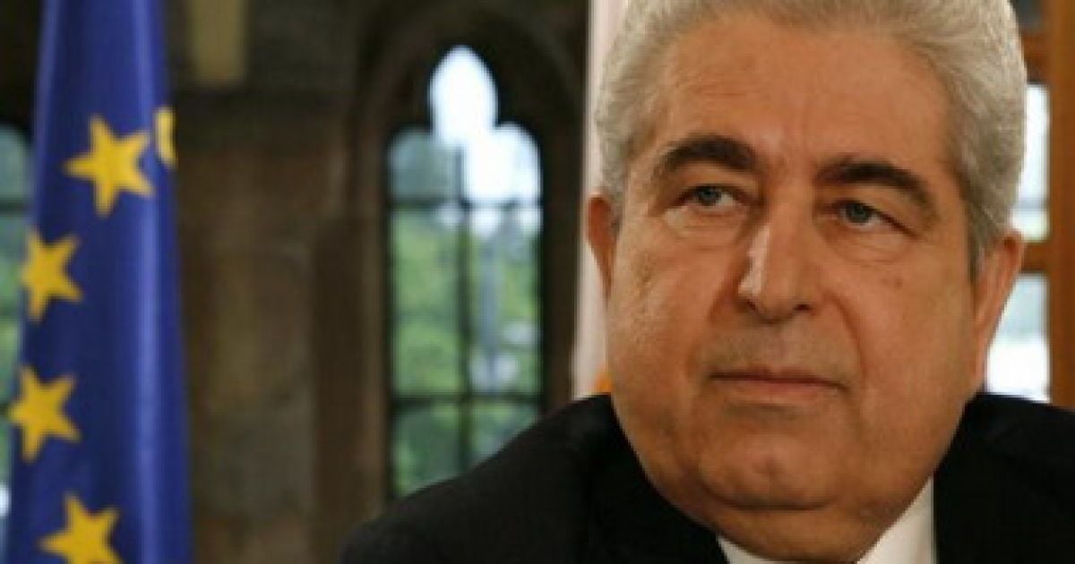 Дімітріс Хрістофіас "поза чергою" привітав громадян з Новим роком