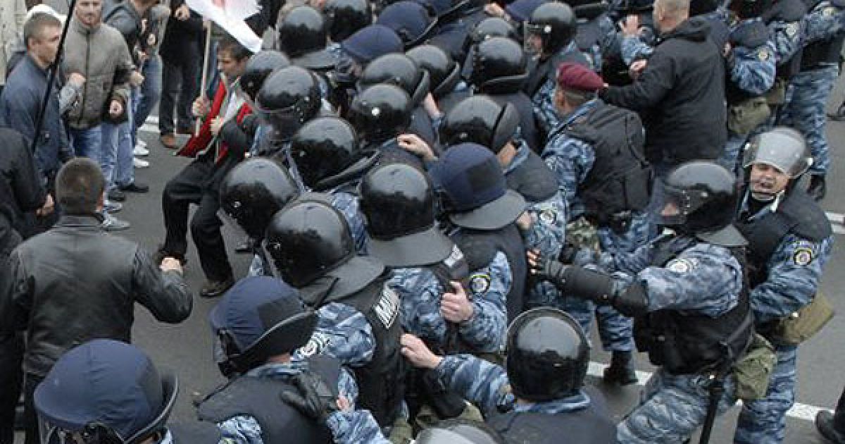 Сутички з "Беркутом" біля Печерського суду_19 / © УНІАН