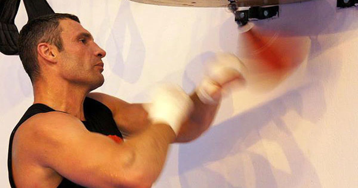 Чемпіон світу з боксу за версією WBC Віталій Кличко готується до бою з Томашом Адамеком, який відбудеться 10 вересня у Вроцлаві. / © Klitschko / Facebook