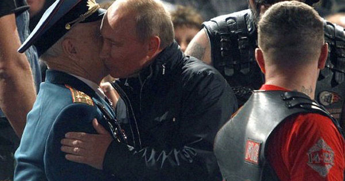 Прем&rsquo;єр-міністр РФ Володимир Путін взяв участь у байк-шоу, яке організував в Новоросійську мотоклуб "Нічні вовки" з нагоди 68-ої річниці звільнення міста від фашистських загарбників. / © AFP