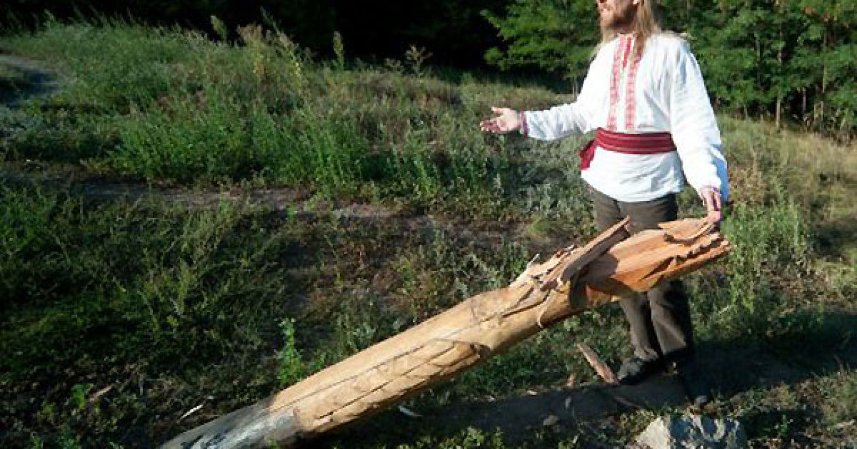 У вересні 2010 року скульптури язичницьких богів також були зруйновані, відновили їх тільки у листопаді. / © УНІАН