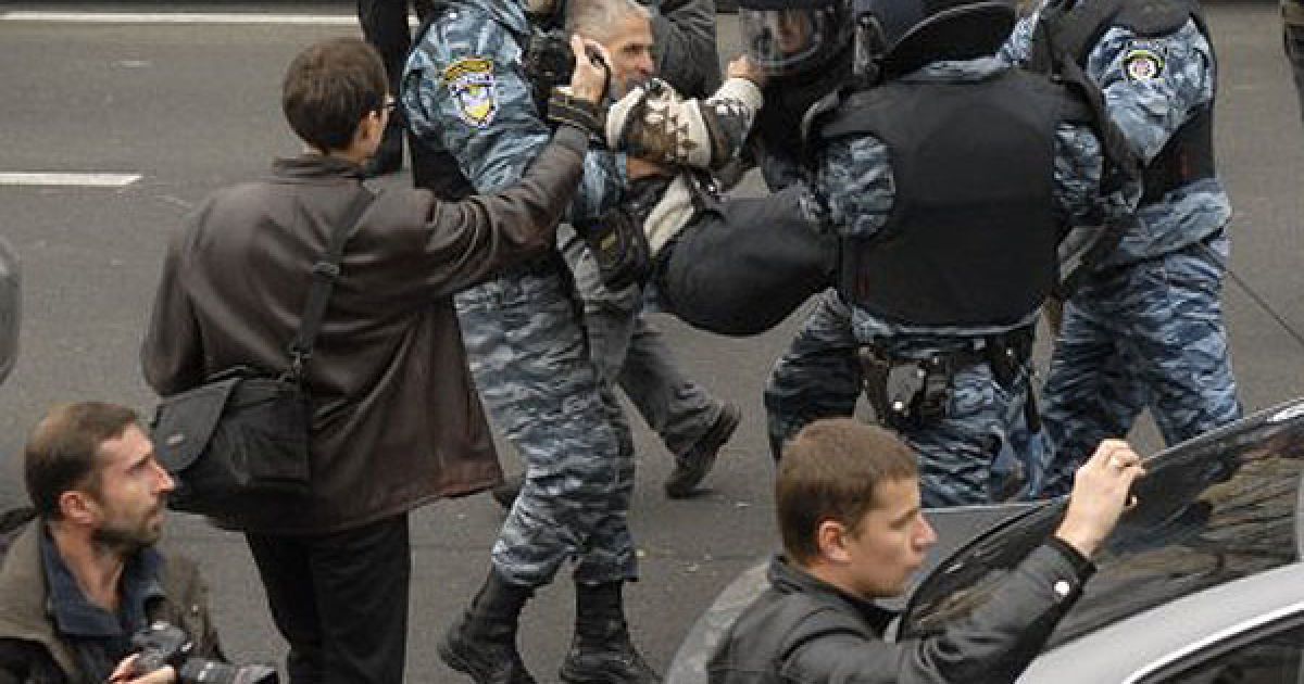 Сутички з "Беркутом" біля Печерського суду_14 / © УНІАН