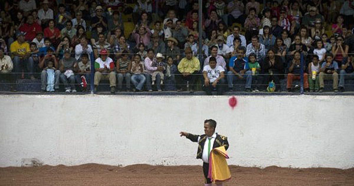 Родео-шоу від трупи карликів-матадорів у мексиканському місті Закатлан / © AFP
