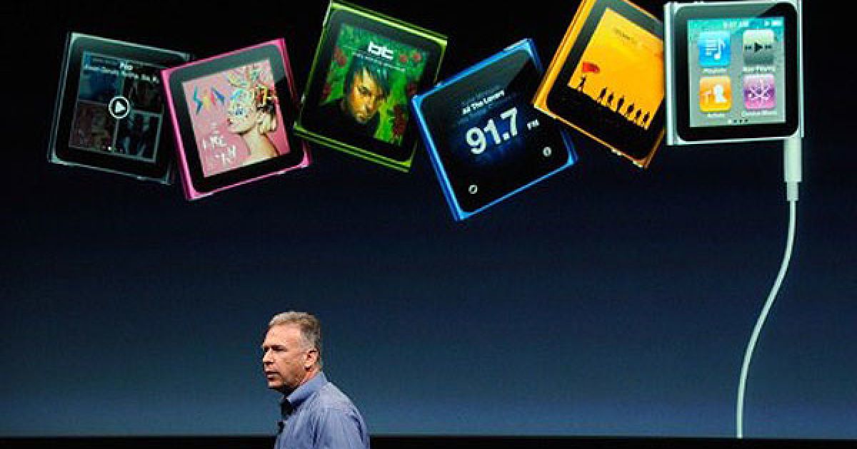 Компанія Apple на прес-конференції в Купертіно представила новий смартфон iPhone 4S / © AFP