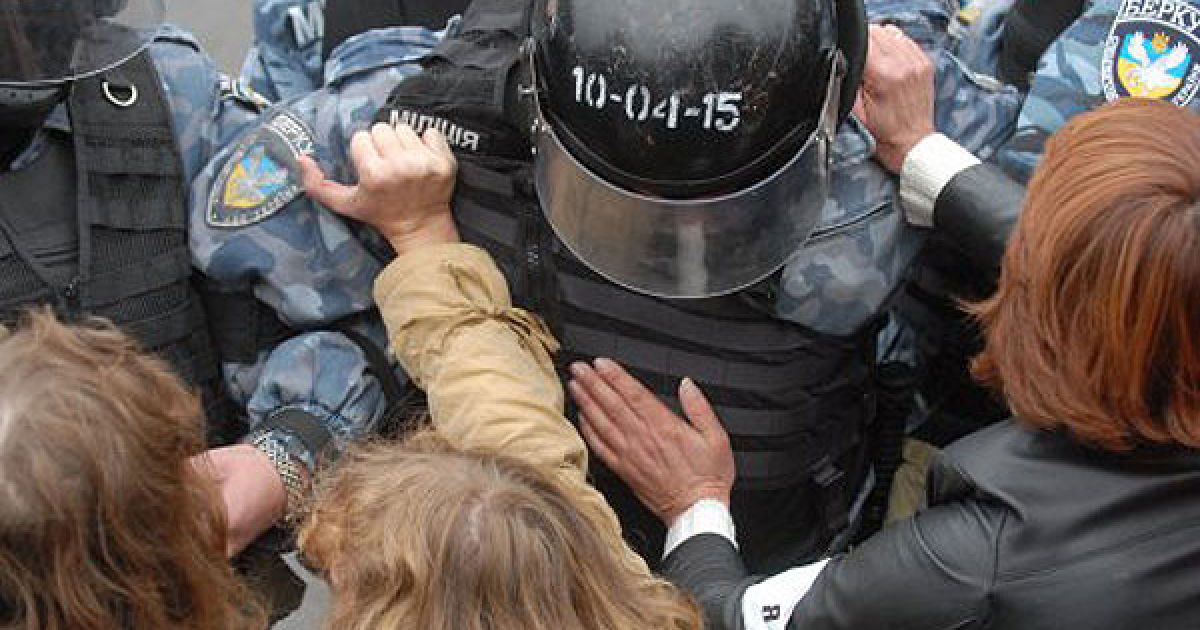 Сутички з "Беркутом" біля Печерського суду_23 / © УНІАН