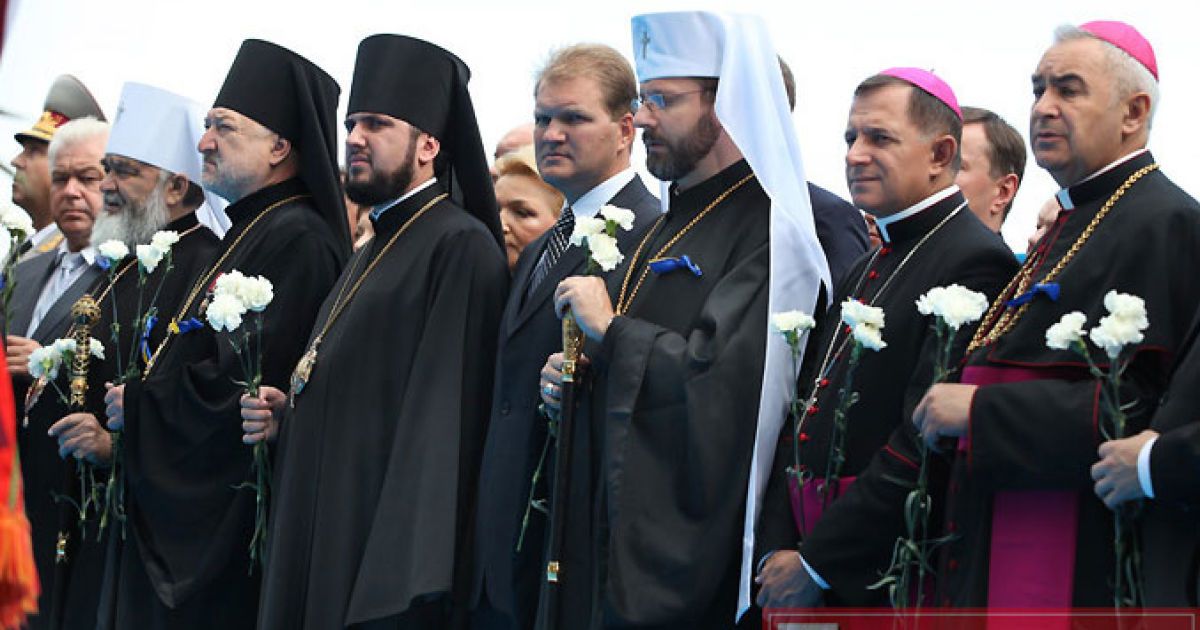У День Незалежності біля пам&#039;ятника Святому Володимиру в Києві провели урочисте зібрання "Благословенна і єдина Україна". / © Фото Віра Підгайна/Главред