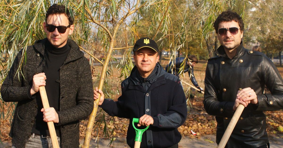 У Києві зірки та чиновники посадили унікальний вербовий гай