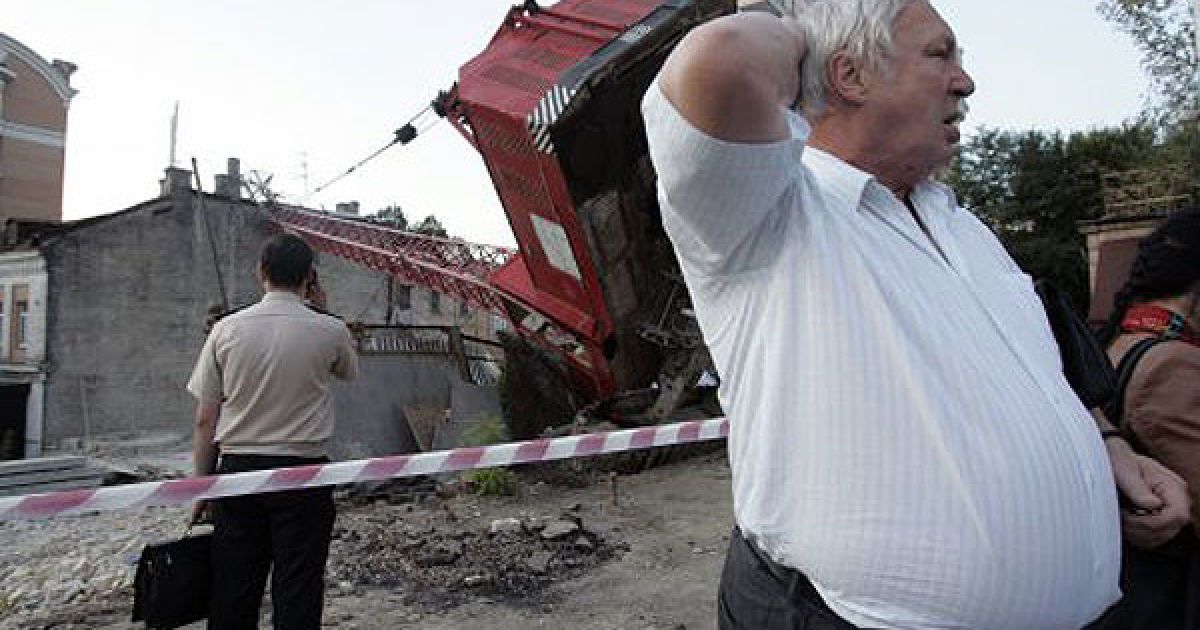 На дах будинку в центрі Києва впав будівельний кран / © УНІАН