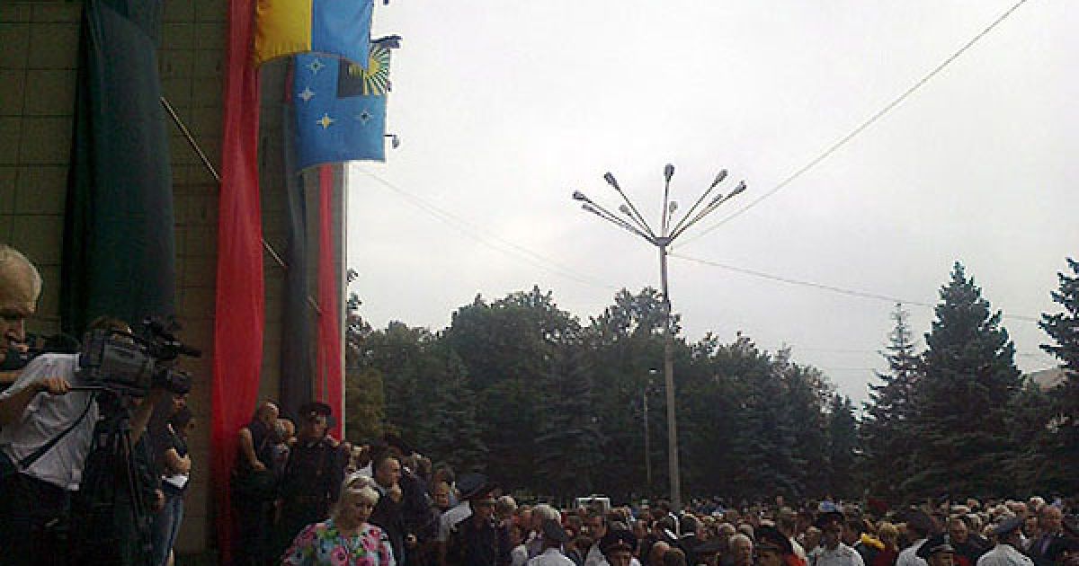 В Макіївці, в будівлі Театру юного глядача, відбулася громадянська панахида по прем&#039;єр-міністру Криму Василю Джарти / © ostro.org