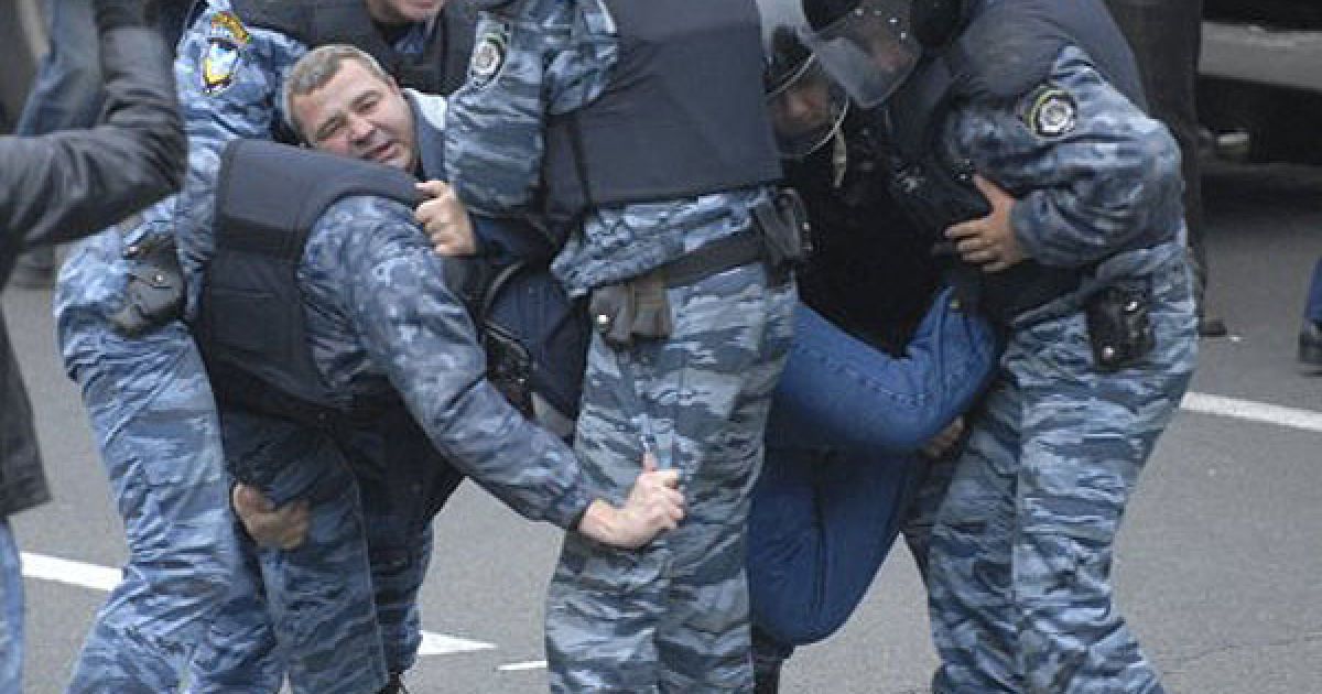 Сутички з "Беркутом" біля Печерського суду_6 / © УНІАН