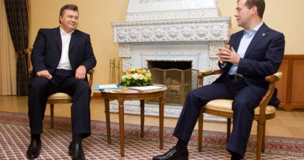 Переговори президента України Віктора Януковича із президентом РФ Дмитром Мєдвєдєвим пройшли у неформальній обстановці в підмосковній резиденції Завидово. / © УНІАН