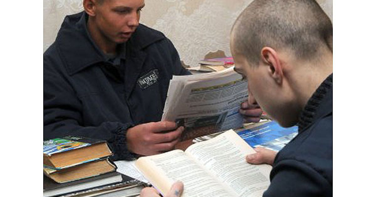 Губернатор Харківської області Михайло Добкін відвідав Куряжську виправну колонію для неповнолітніх та Харківський СІЗО. / © УНІАН