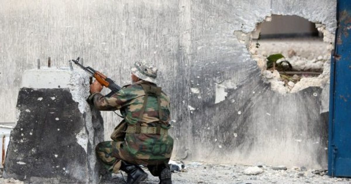 Раніше лівійські повстанці повідомили, що полковника Каддафі взяли в полон під час захоплення міста Сірт / © AFP