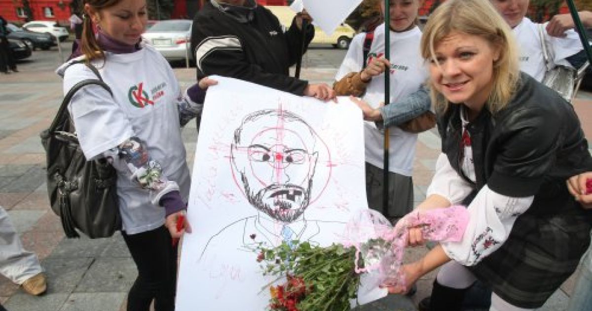 Студенти в Києві провели акцію "Поціль у Табачника - врятуй освіту і науку України!" / © УНІАН
