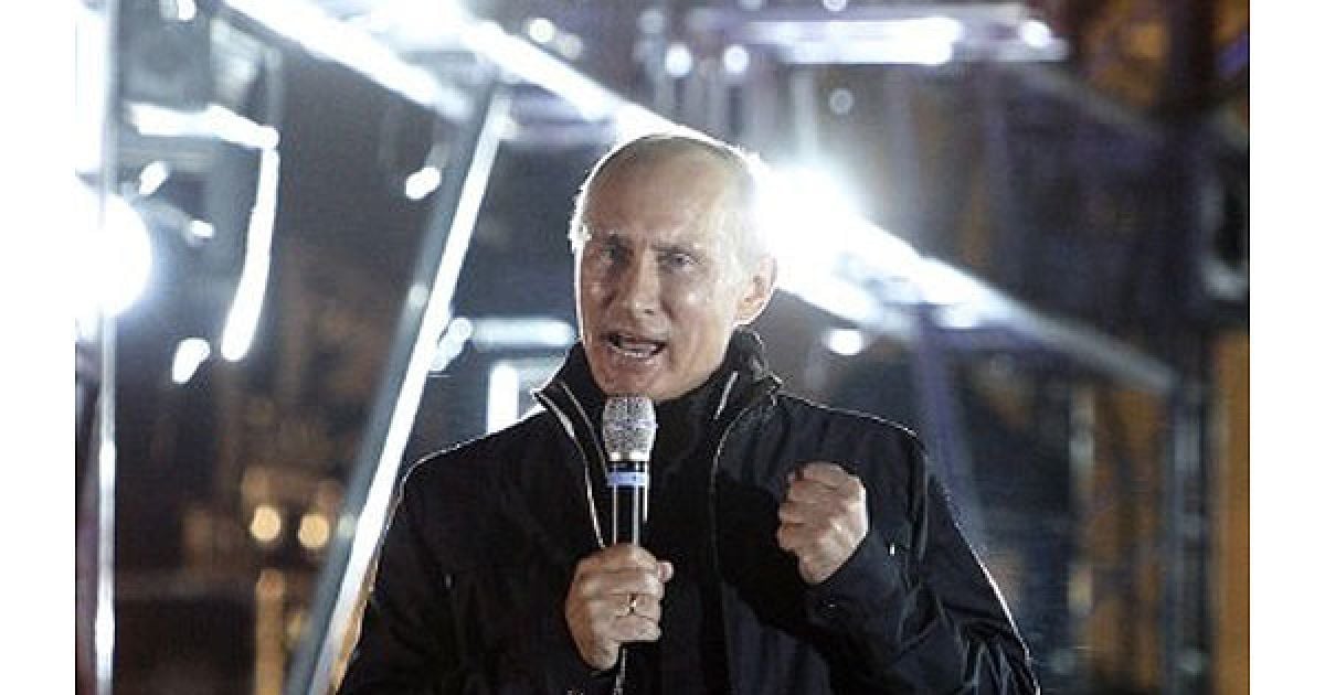 Прем&rsquo;єр-міністр РФ Володимир Путін взяв участь у байк-шоу, яке організував в Новоросійську мотоклуб "Нічні вовки" з нагоди 68-ої річниці звільнення міста від фашистських загарбників. / © AFP