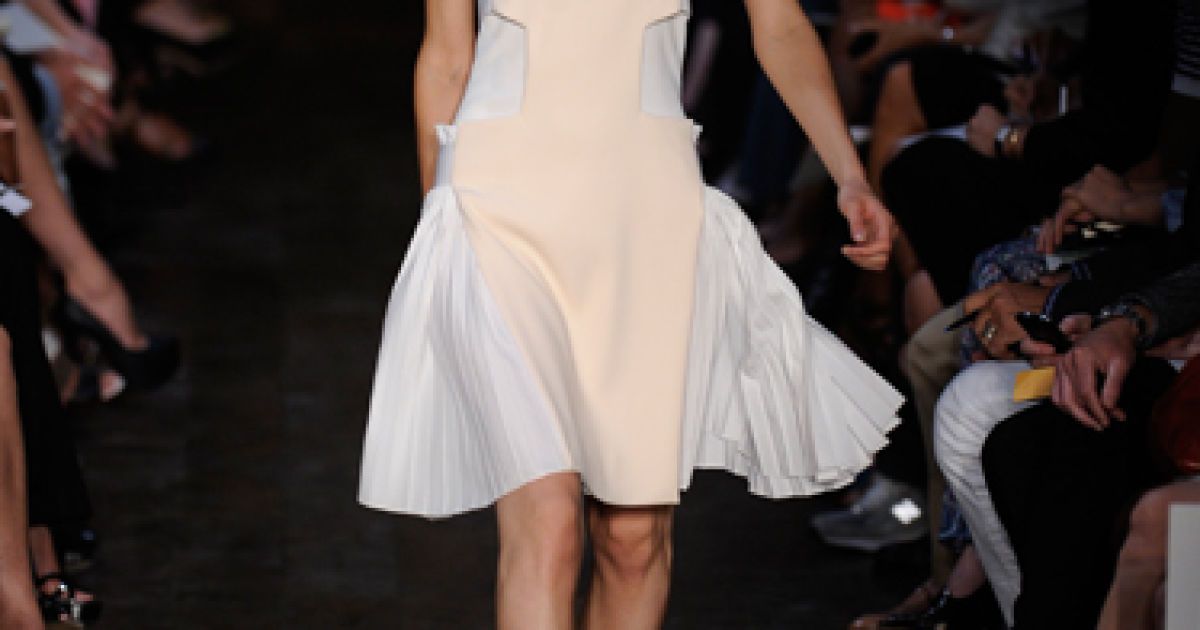 Ексклюзивна капсульна колекція міні-суконь Net-A-Porter від Victoria Beckham сезону spring/summer 2012