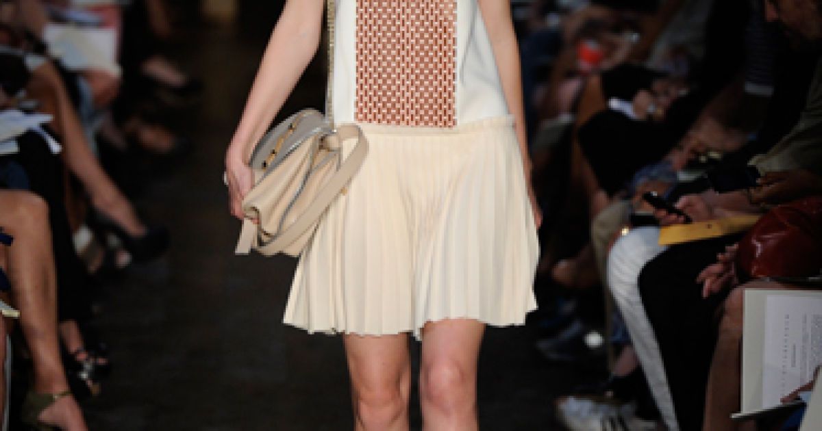 Ексклюзивна капсульна колекція міні-суконь Net-A-Porter від Victoria Beckham сезону spring/summer 2012
