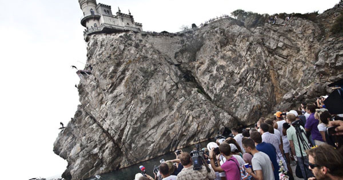 В Ялті вперше провели фінал престижної світової серії Red Bull Cliff Diving 2011. / © RedBullContentpool