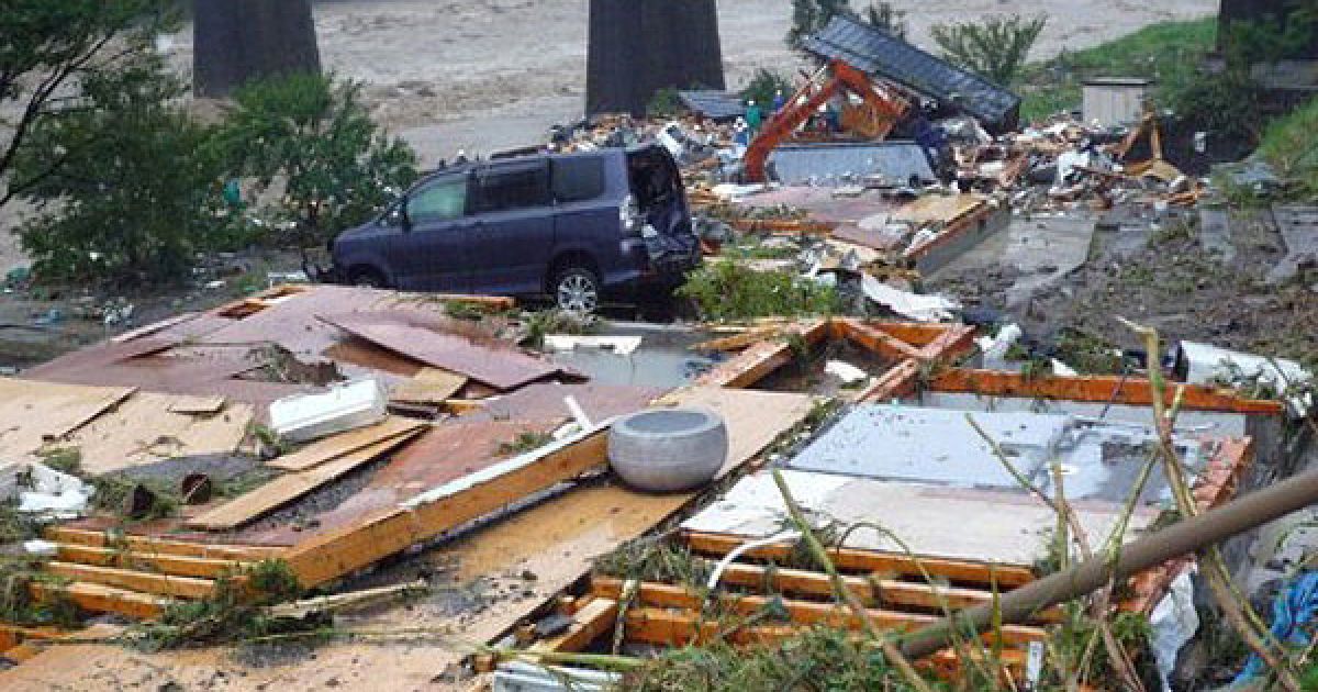 Тайфун "Талас" обрушився на південь Японії, десятки людей загинули і зникли безвісти / © AFP