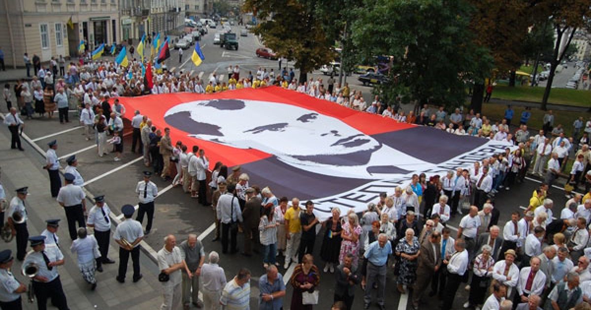 Близько трьох тисяч львів&#039;ян взяли участь у святковій ході з нагоди 20-ї річниці Незалежності України. / © gazeta.ua