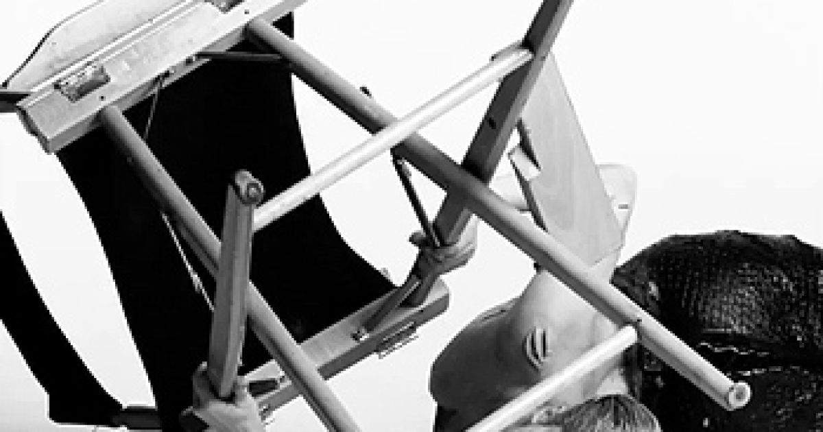 Епатажна співачка Lady Gaga постала у вигляді русалки для зйомок нового фешн-роліка.