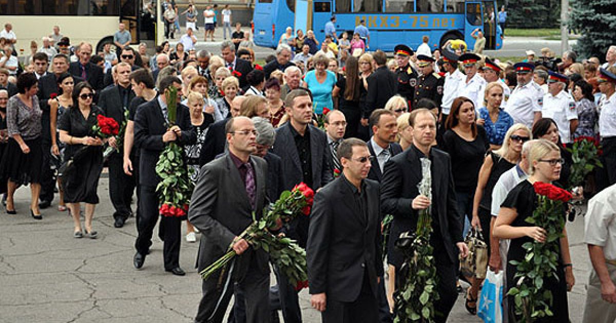 В Макіївці, в будівлі Театру юного глядача, відбулася громадянська панахида по прем&#039;єр-міністру Криму Василю Джарти / © ostro.org