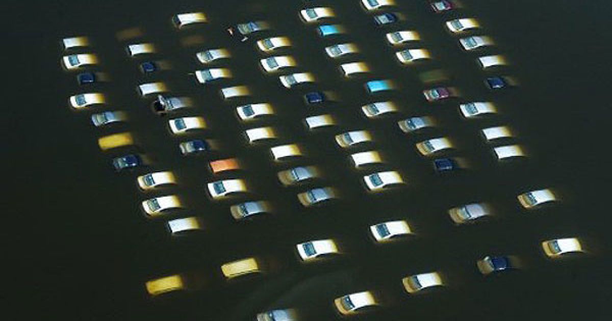 Таїланд, Аюттая. Автомобілі, затоплені на заводі Honda, поблизу Бангкока. В результаті потужних повеней, більше 500 осіб загинули у Таїланді, Камбоджі та В&#039;єтнамі. / © AFP