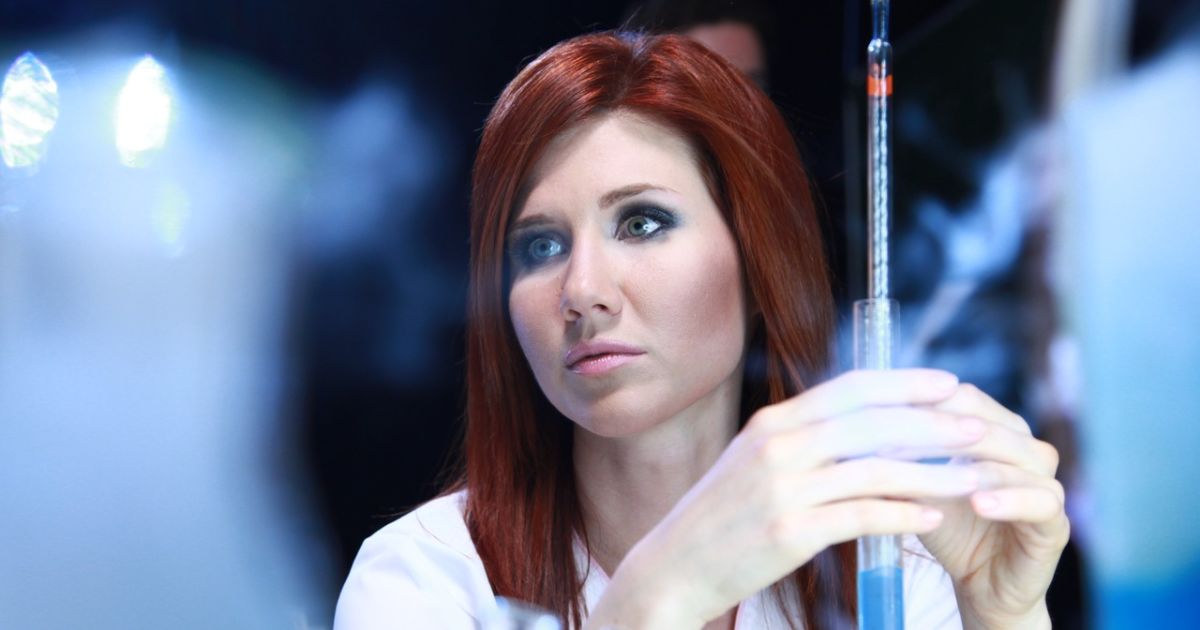 Чапман і Сноуден не зможуть одружитися