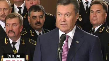 Янукович заверил, что ради "союза четырех" не пожертвует суверенитетом
