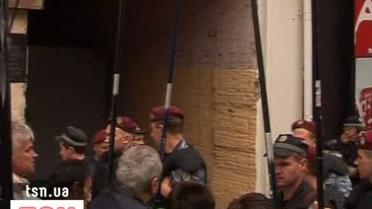 Тимошенко на автозаке привезли в Печерский суд