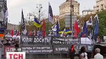 За Юлию Тимошенко вступилась Нина Карпачева