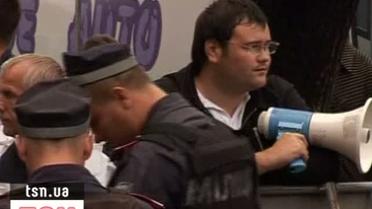 К Печерскому райсуду Киева прибыло более 30 автобусов с бойцами внутренних войск