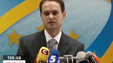 Задержанные в Ливии украинцы смотрят телевизор и качают мышцы