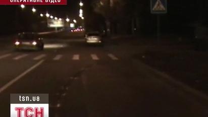 Матір із немовлям збили на пішохідному переході