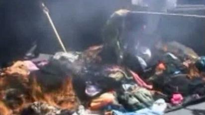 У Ємені сотні жінок спалили свої паранджі, протестуючи проти влади