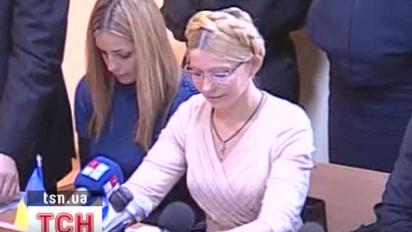 Тимошенко не слухає Кірєєва - спілкується з дочкою і працює з iPad