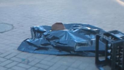 Кияни біля входу в метро цілий ранок обходили труп