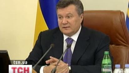 Янукович не хоче бити чиновників за недоліки