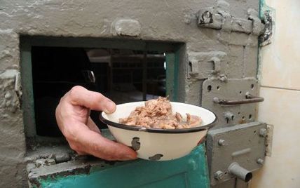 В СІЗО Кіровограда ув'язнені оголосили голодування - у їх товариша розпалися легені