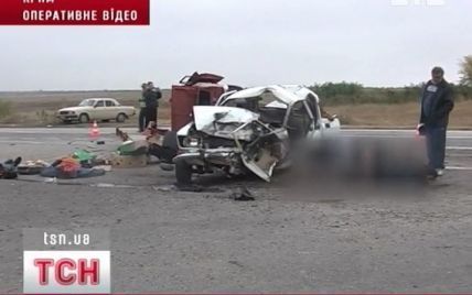 В жахливому лобовому зіткненні "Москвичів" у Криму загинули 5 осіб