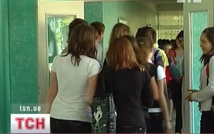 На Донеччині псевдо-міліціянти викрали двох школярок