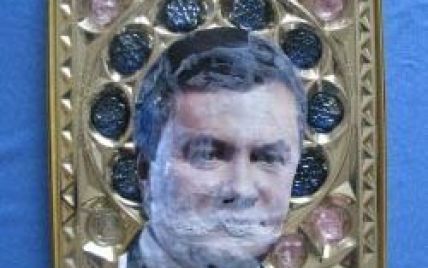 Луганська "ікона Віктора Януковича" замість мироточити вкрилася цвіллю