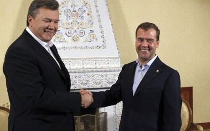 Янукович на годину усамітнився з Медведєвим